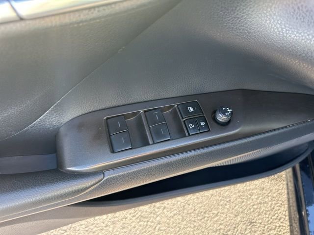 Used 2023 Toyota Camry SE image 10