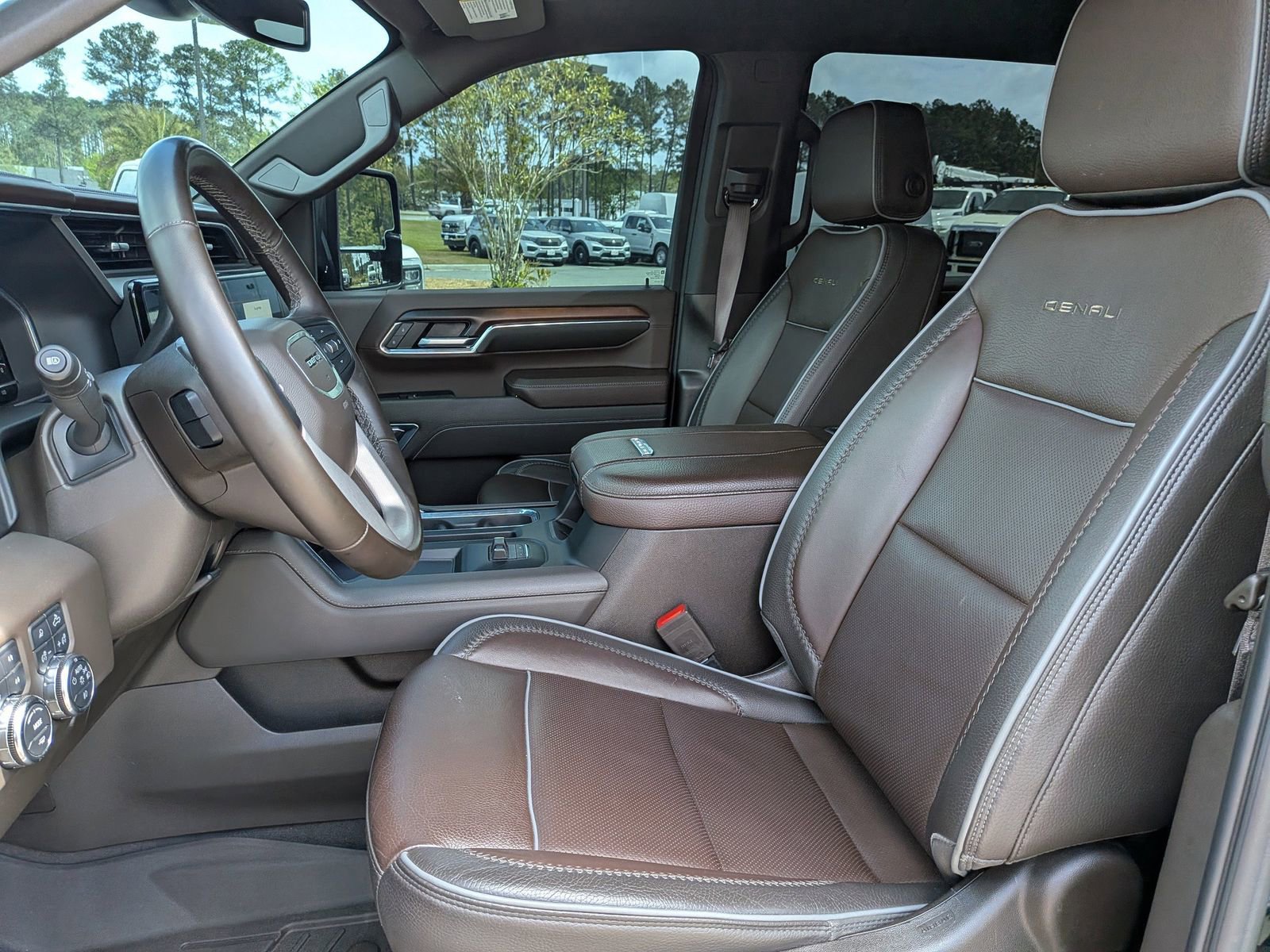 Used 2024 GMC Sierra 2500 Denali w/ Max Trailering Package image 11