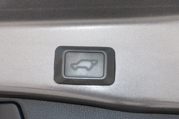 Certified 2022 Toyota RAV4 XLE w/ Convenience Package FWD image 16