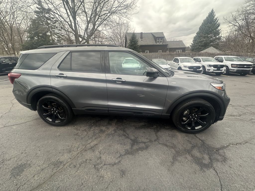 Used 2023 Ford Explorer ST-Line w/ Class IV Trailer Tow Package AWD/4WD image 4
