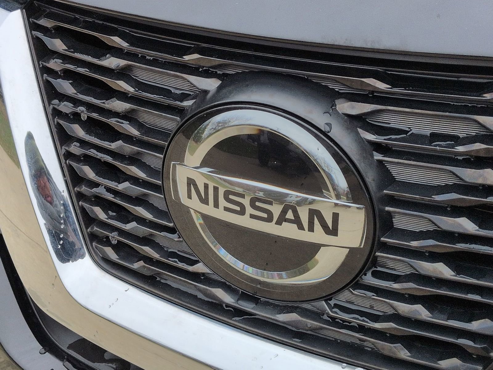 Certified 2018 Nissan Rogue SV AWD/4WD image 32