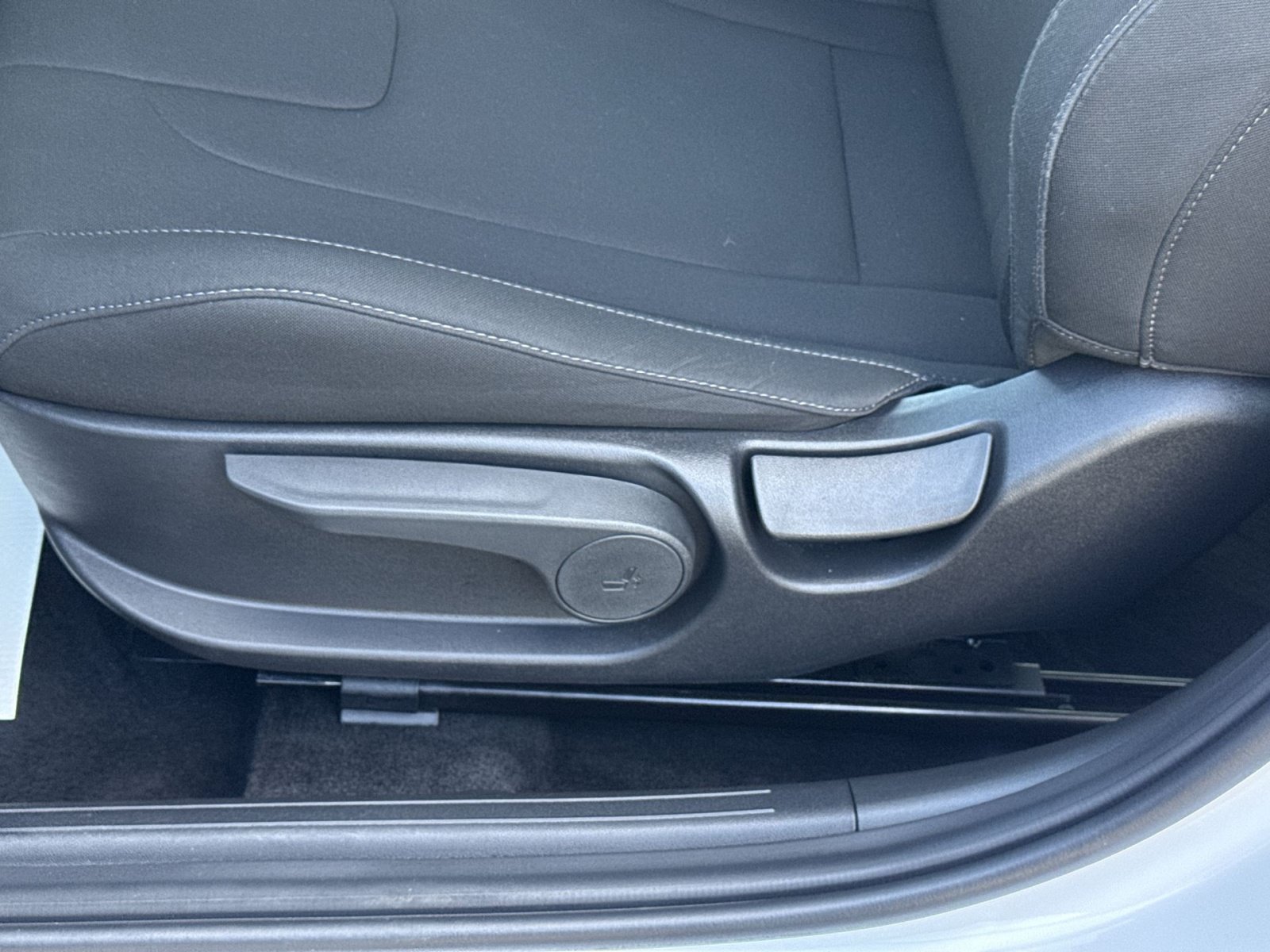 Certified 2026 Hyundai Elantra Sport FWD image 14