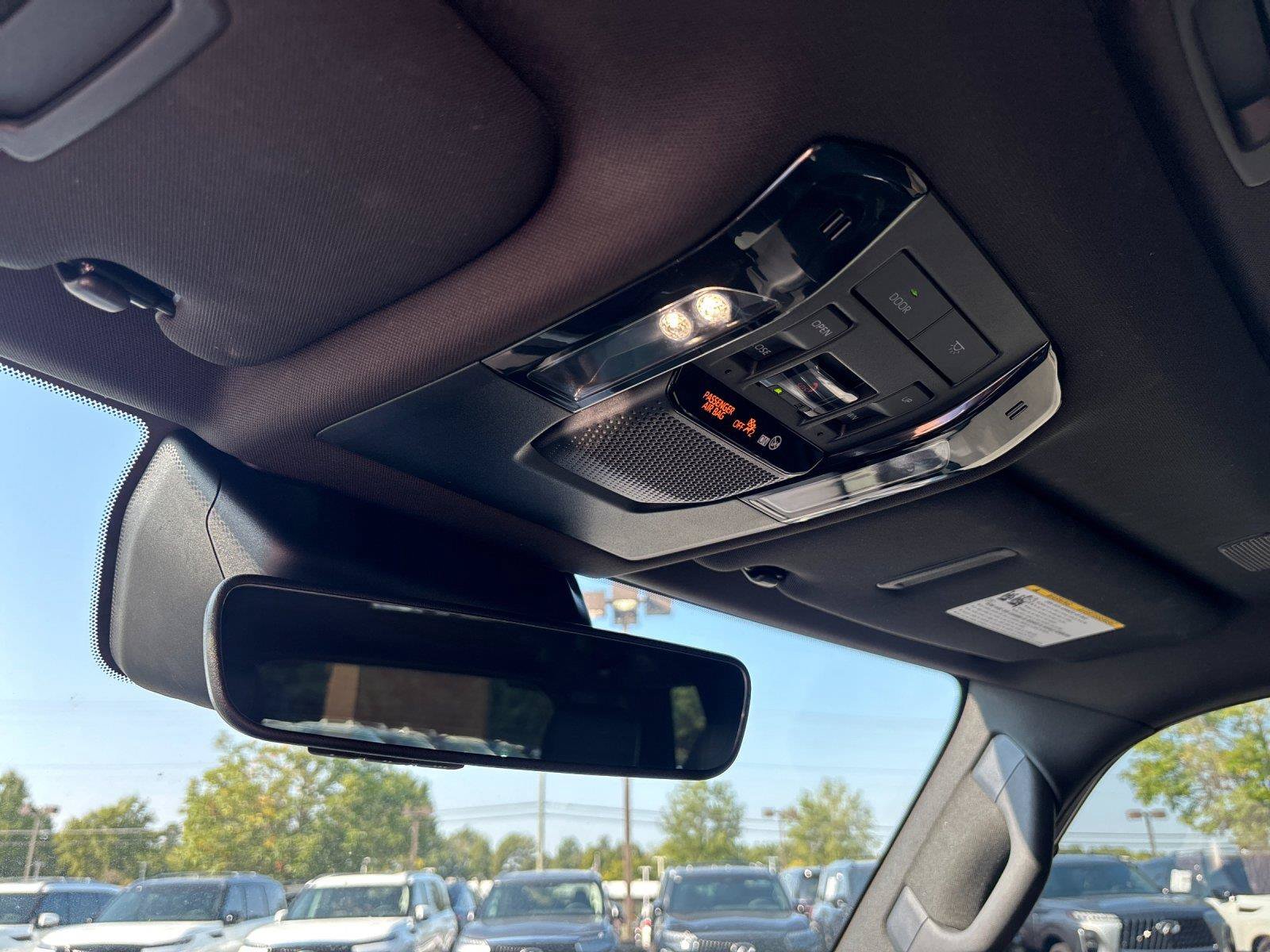 Used 2024 Lexus GX 550 w/ Accessory Package (31) AWD/4WD image 29