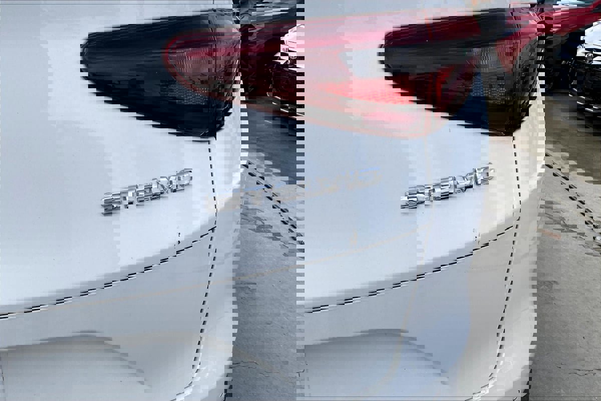 Used 2018 Alfa Romeo Stelvio AWD image 8