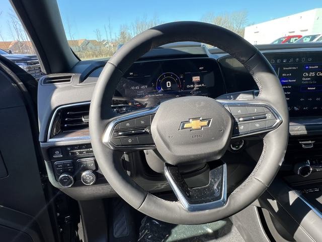 New 2025 Chevrolet Suburban Premier image 13