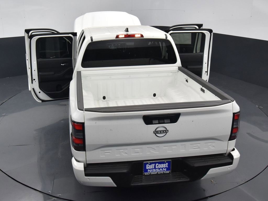 Certified 2025 Nissan Frontier SV image 43