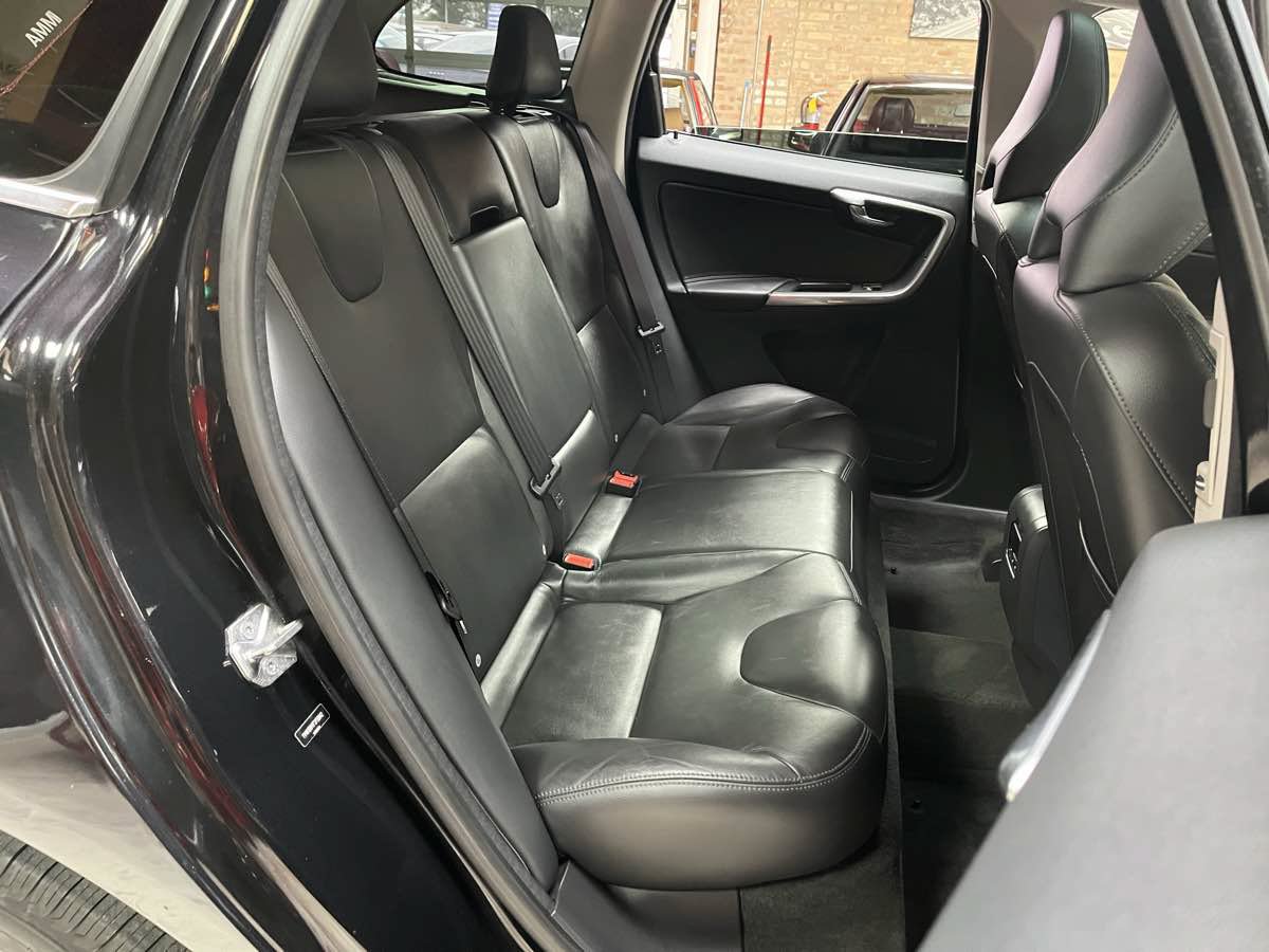 Used 2015 Volvo XC60 T5 Platinum AWD/4WD image 24