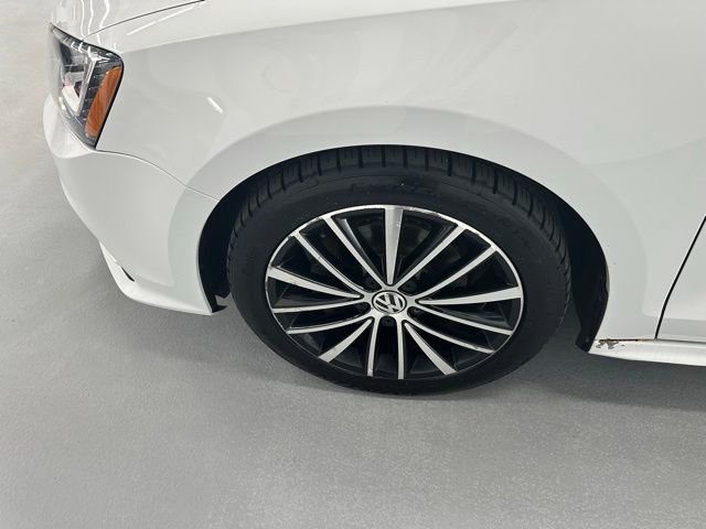 Used 2016 Volkswagen Jetta Sport w/ Lighting Package FWD image 16