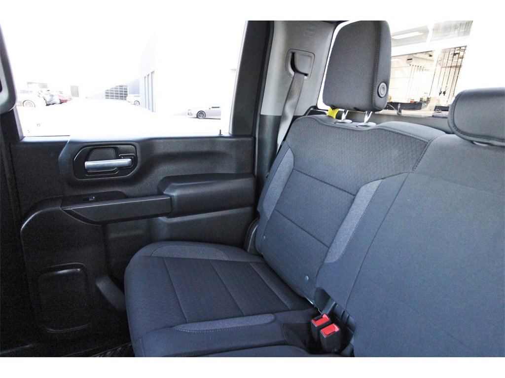 Used 2025 Chevrolet Silverado 2500 Custom w/ Custom Value Package image 9