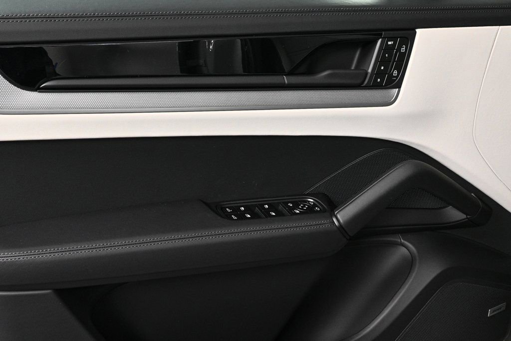 New 2026 Porsche Cayenne image 6