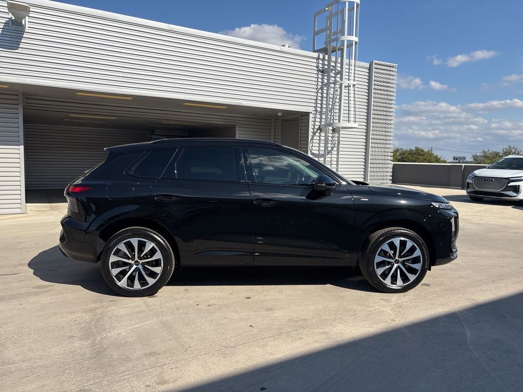 New 2026 Audi Q3 quattro 2.0T AWD/4WD image 4