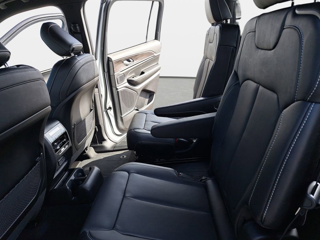 New 2026 Jeep Grand Cherokee L Limited image 16