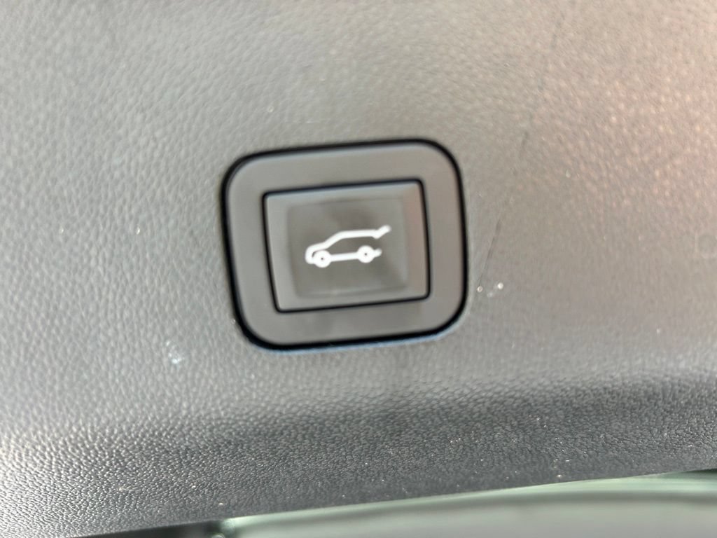 Used 2025 Cadillac Escalade Sport Platinum w/ LPO, Floor Liner Package AWD/4WD image 54