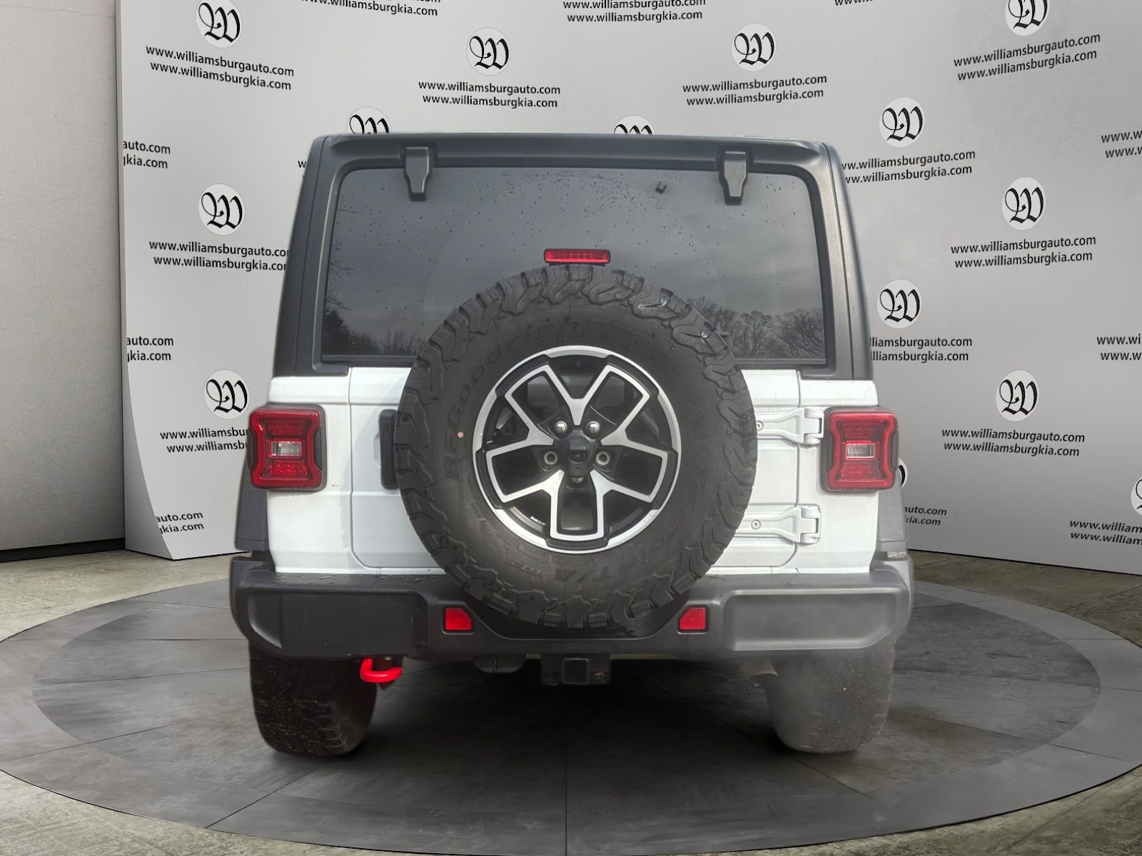 Used 2024 Jeep Wrangler Unlimited Rubicon image 4