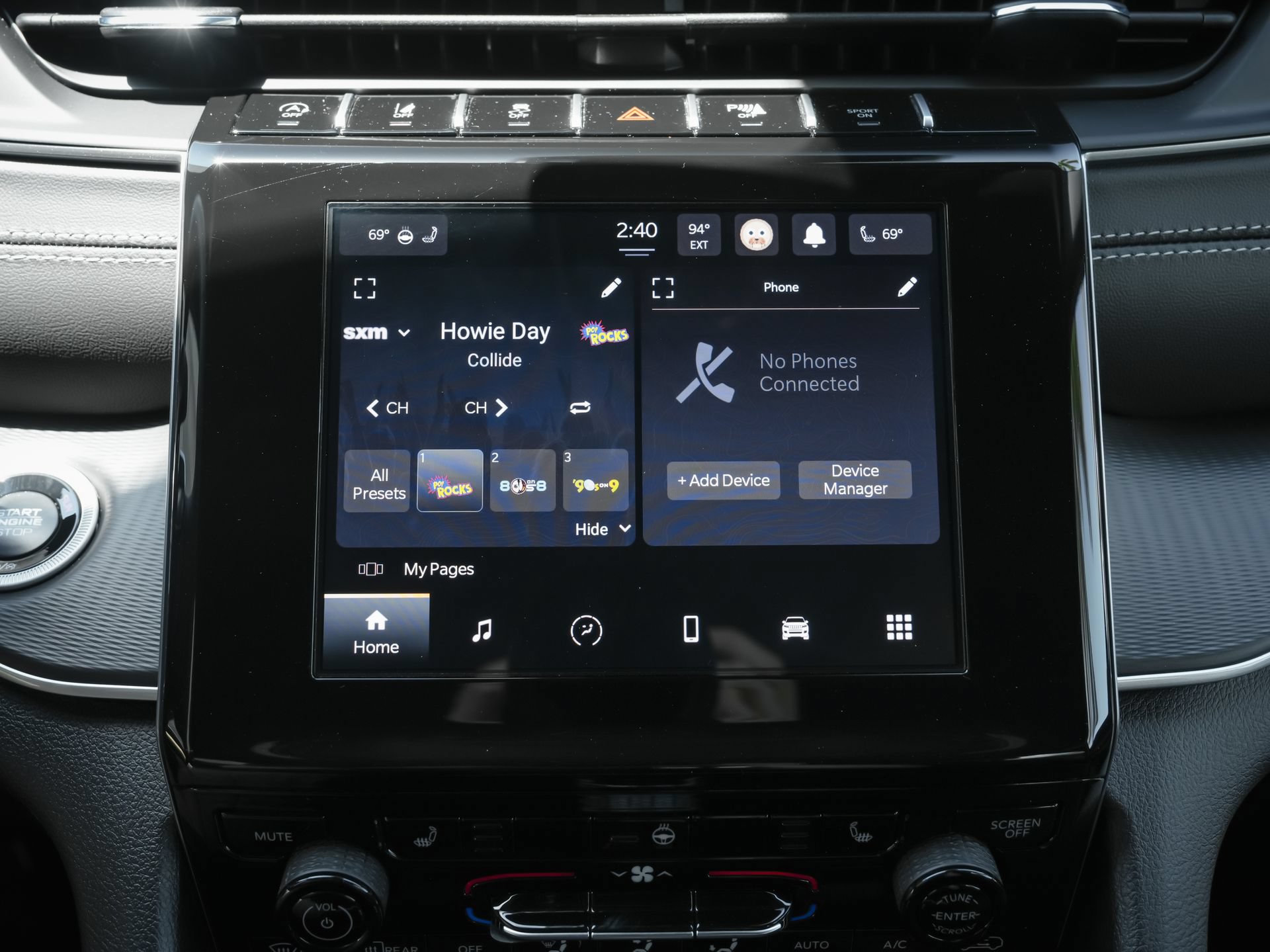 Used 2025 Jeep Grand Cherokee Altitude RWD image 15