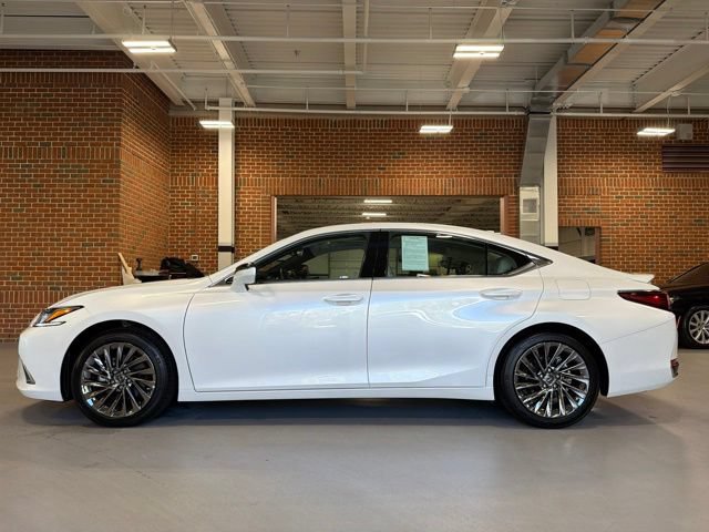 Used 2025 Lexus ES 300h w/ Technology Package FWD image 4