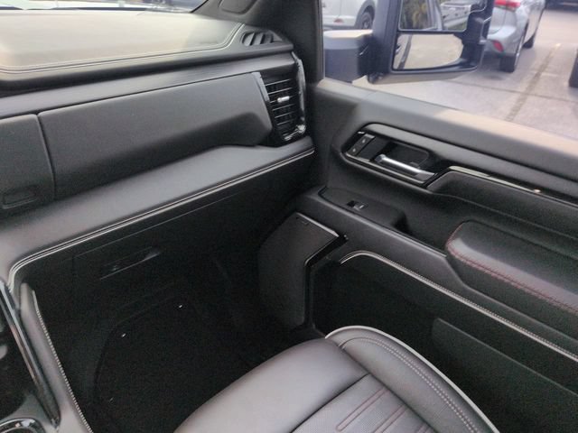 Used 2025 GMC Sierra 2500 AT4X AWD/4WD image 17