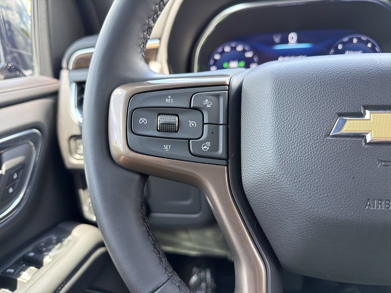 Used 2024 Chevrolet Tahoe High Country RWD image 28