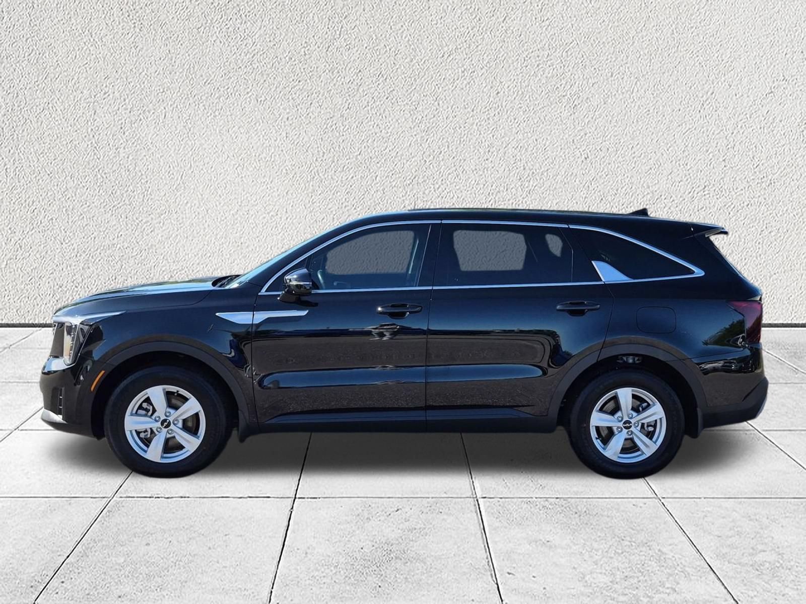 Used 2026 Kia Sorento LX FWD image 6
