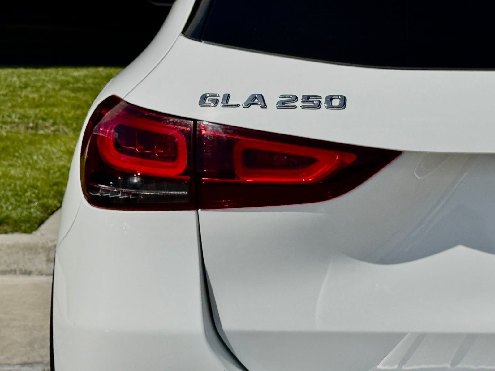 Used 2023 Mercedes-Benz GLA 250 w/ Premium Package image 11