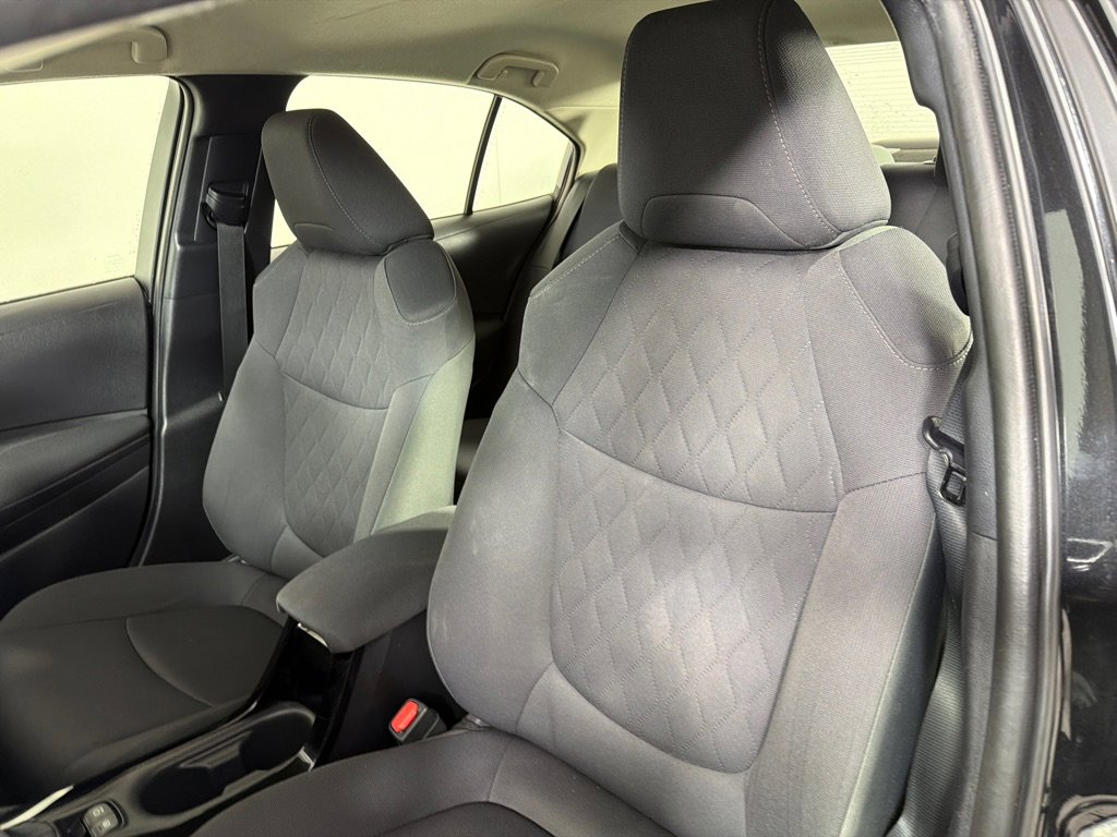Used 2022 Toyota Corolla LE image 11