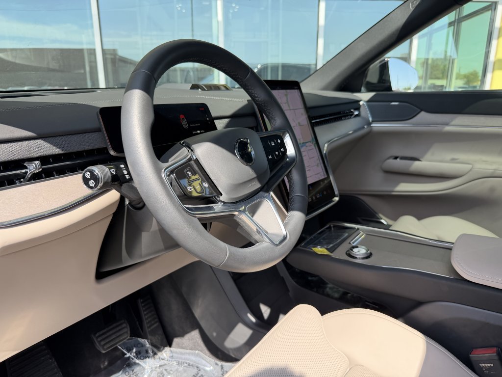 Used 2025 Volvo EX90 Ultra AWD/4WD image 28