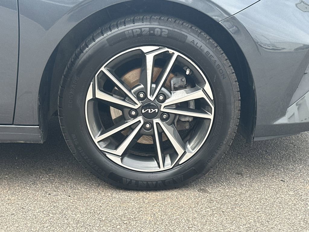 Used 2023 Kia Forte LXS w/ LXS Technology Package image 13