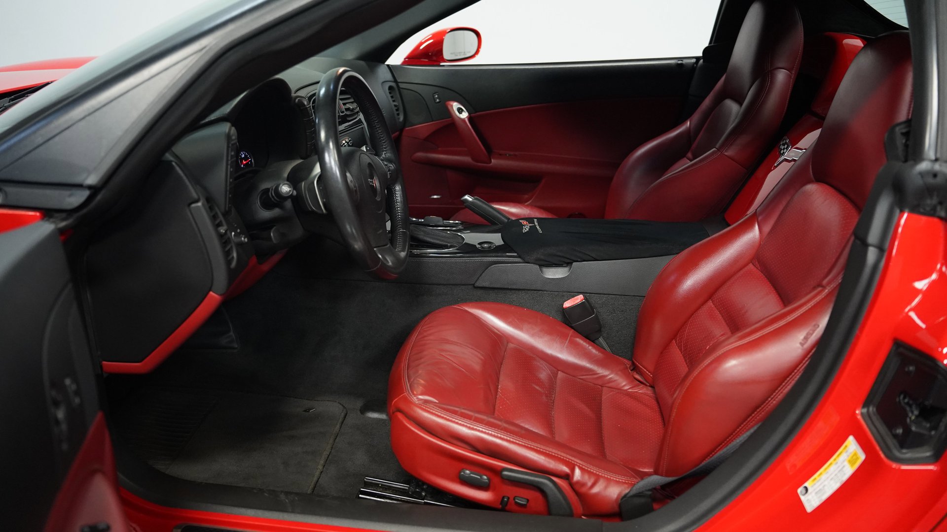 Used 2010 Chevrolet Corvette Grand Sport w/ Preferred Equipment Group image 32