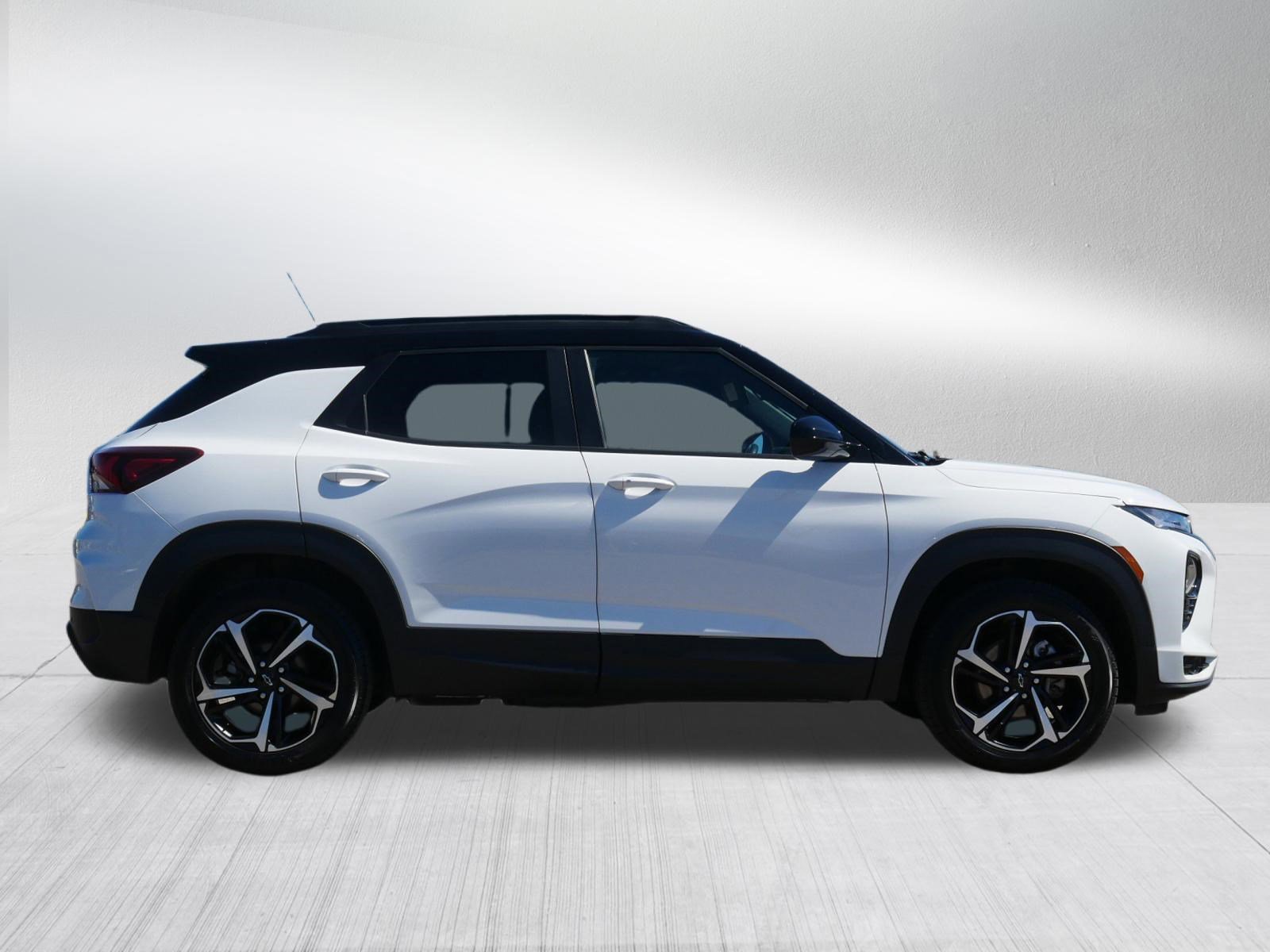 Used 2021 Chevrolet TrailBlazer RS w/ Technology Package image 8
