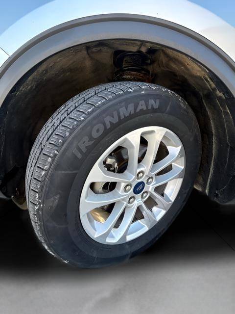 Used 2020 Ford Escape SE image 22