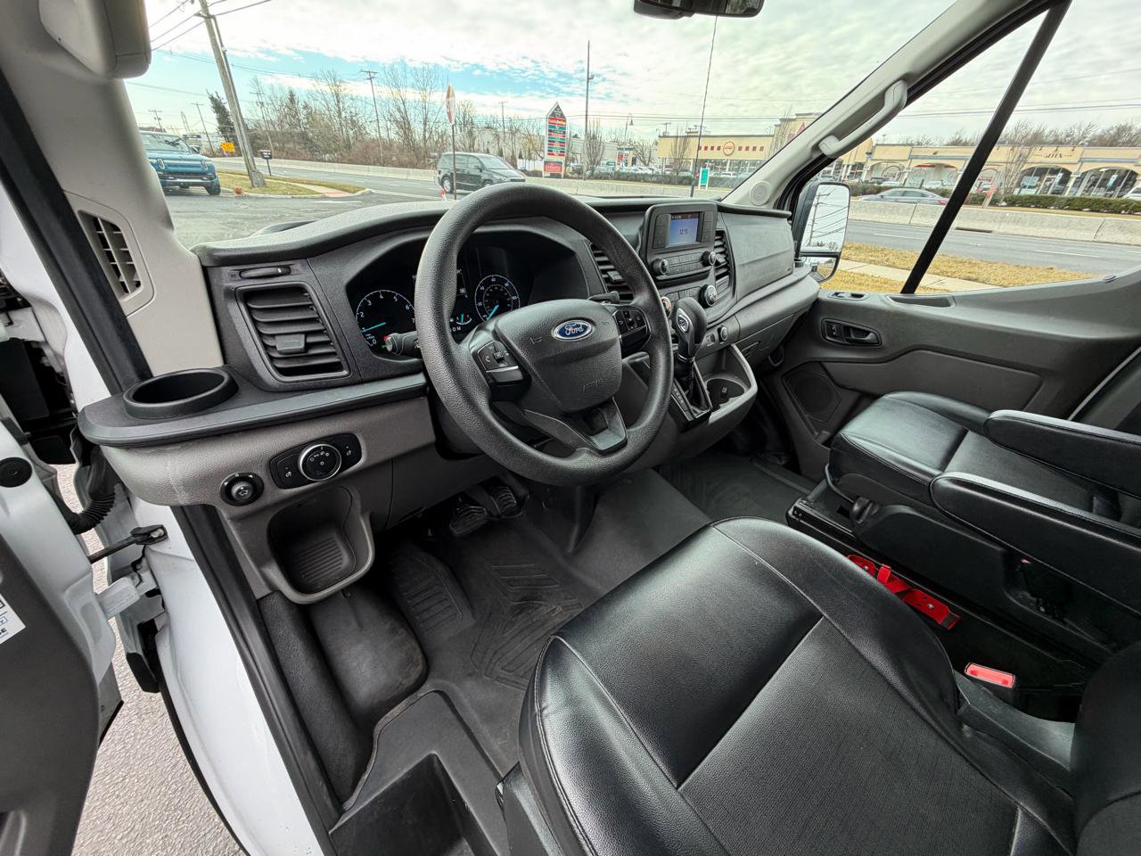 Used 2020 Ford Transit 150 XL RWD image 15