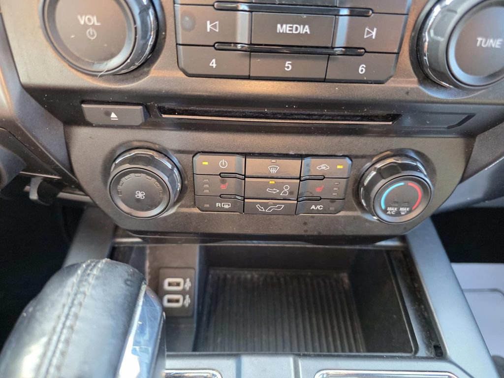 Used 2018 Ford F150 XLT w/ Equipment Group 302A Luxury RWD image 12