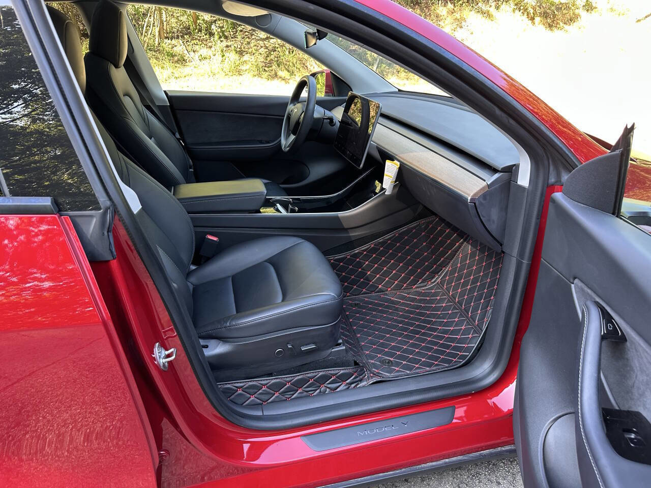 Used 2021 Tesla Model Y Long Range image 14