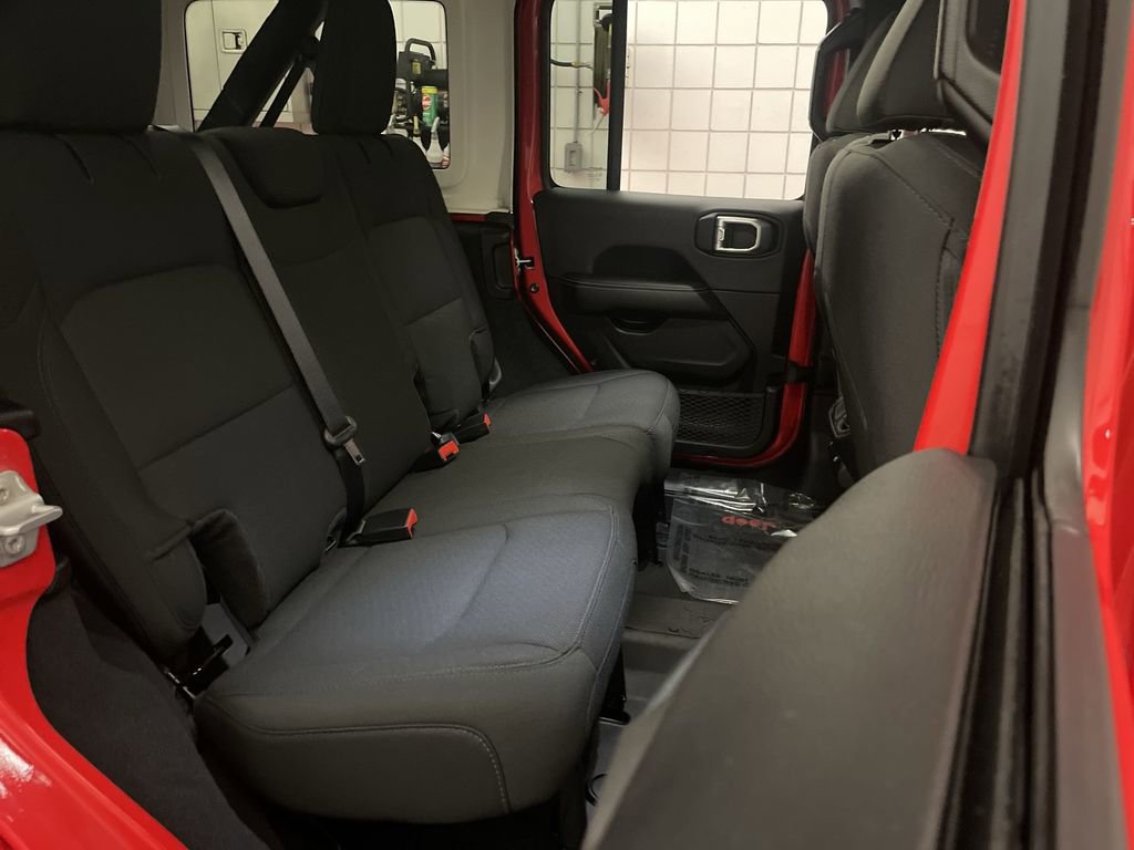 Used 2022 Jeep Wrangler Unlimited Sahara w/ Cold Weather Group image 21