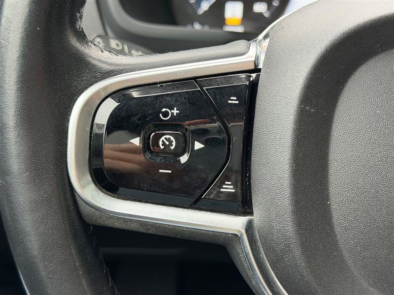 Used 2016 Volvo XC90 T6 Momentum image 35