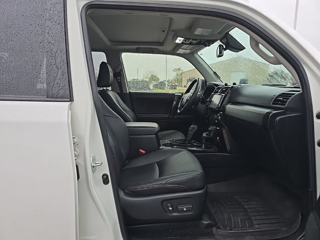 Used 2021 Toyota 4Runner TRD Off-Road Premium w/ Moonroof Package AWD/4WD image 15