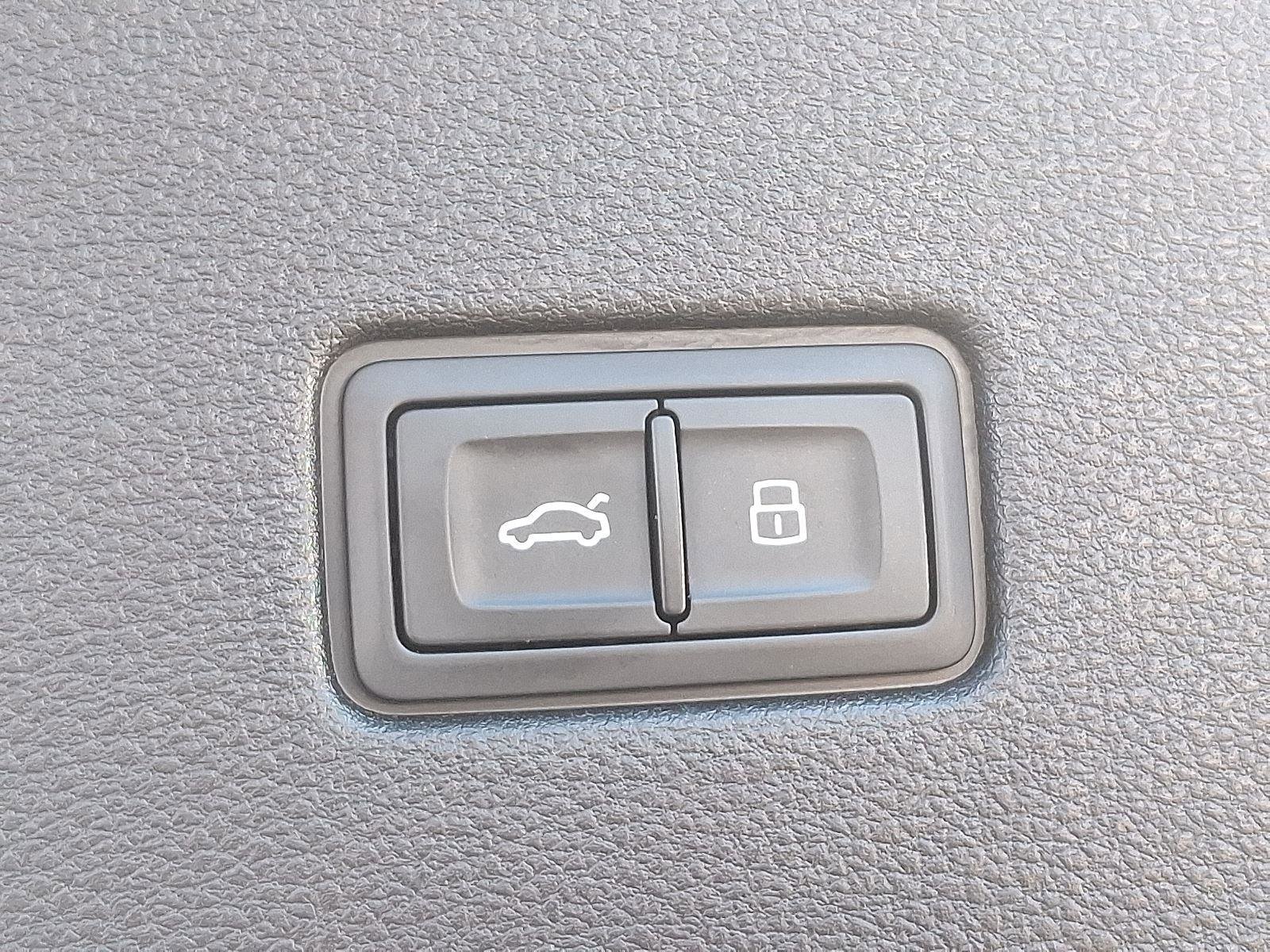 Certified 2025 Audi Q8 Premium Plus image 30