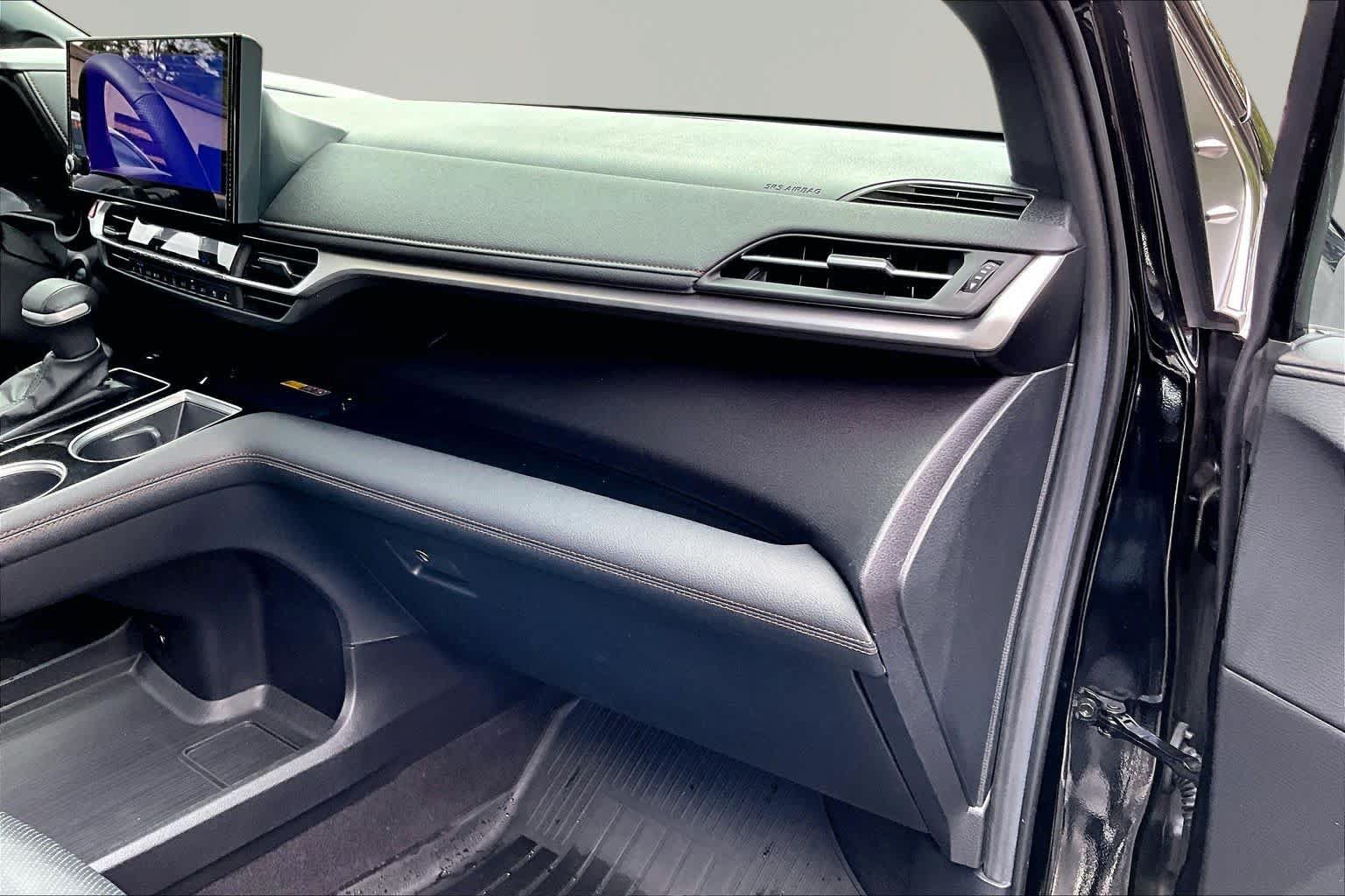 Certified 2025 Toyota Sienna Limited FWD image 19