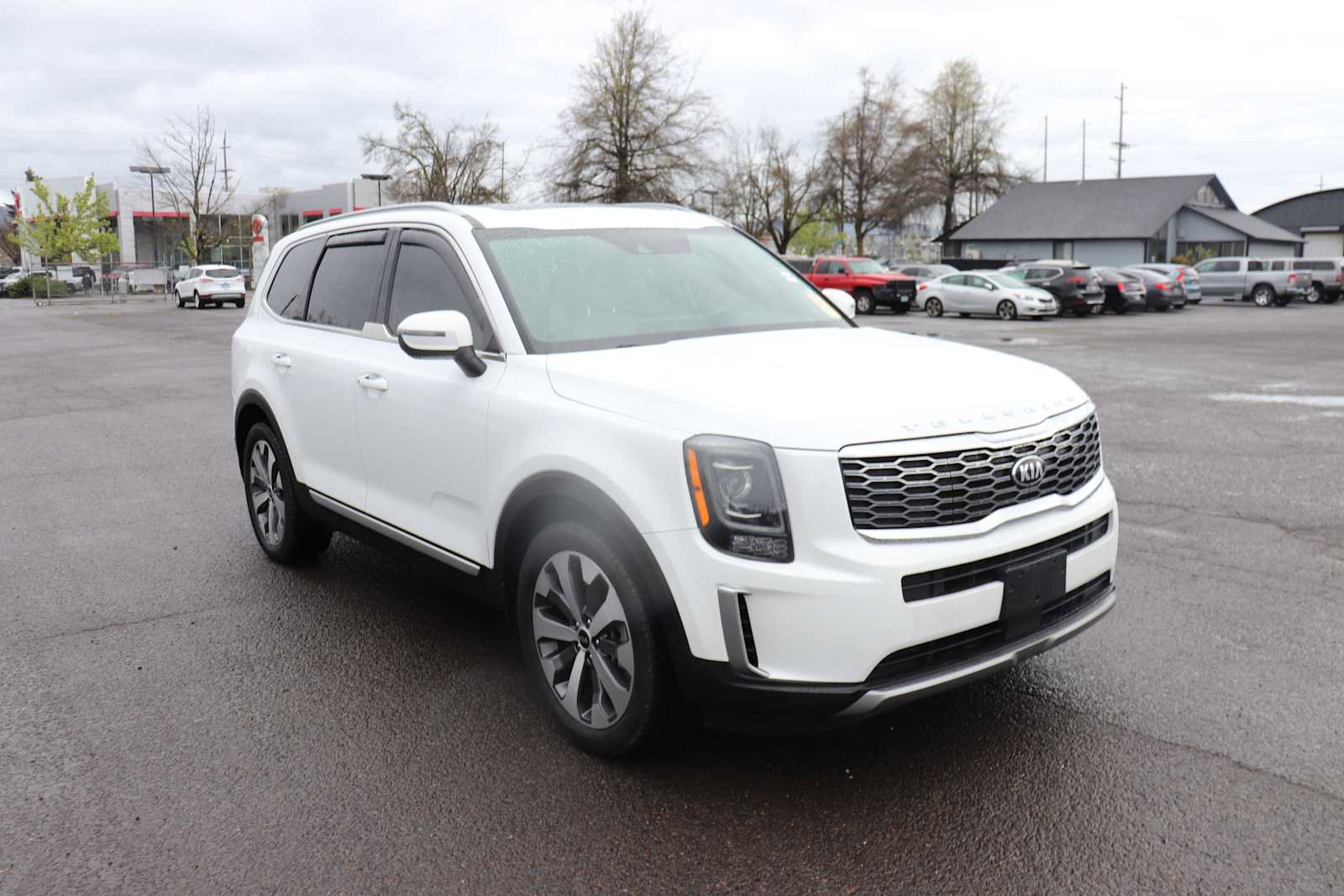 Used 2020 Kia Telluride S w/ S 8 Passenger Seating Package image 3