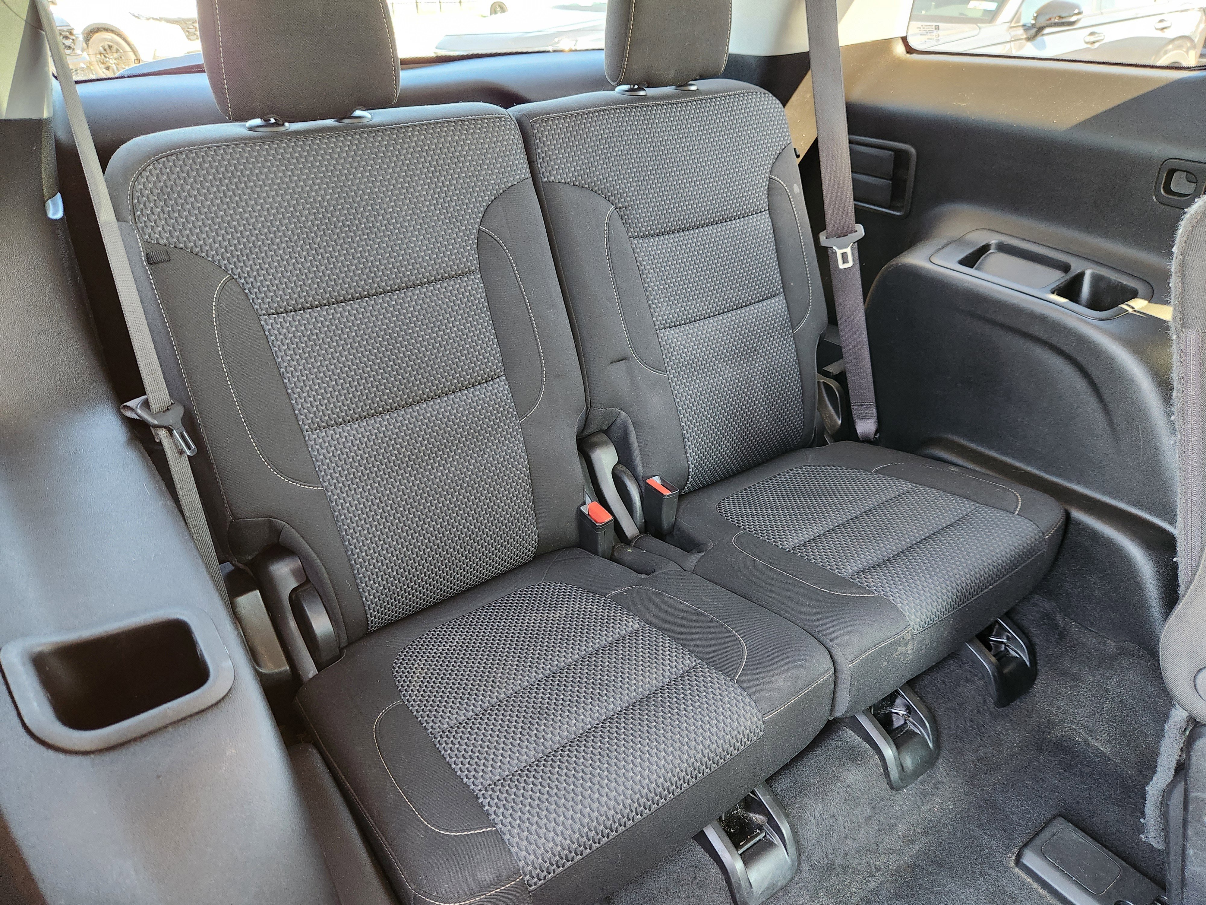 Used 2021 GMC Acadia SLE w/ Driver Convenience Package FWD image 15