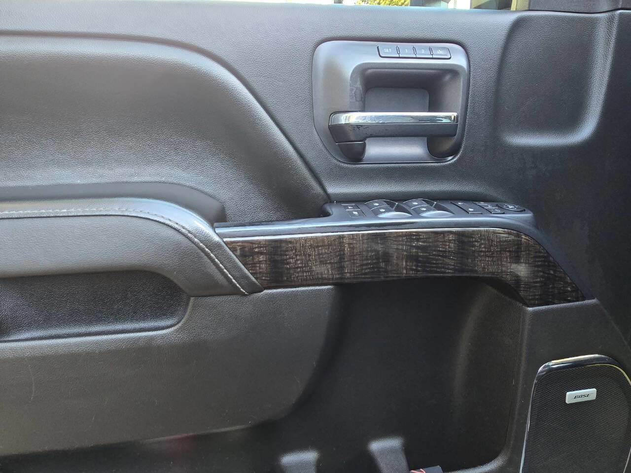 Used 2016 GMC Sierra 2500 Denali w/ Duramax Plus Package image 28