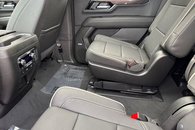 New 2026 GMC Yukon Elevation image 12