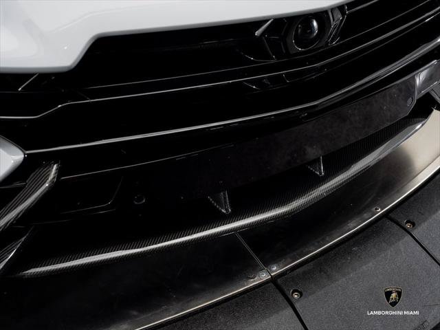 Used 2024 Lamborghini Urus Performante AWD/4WD image 8