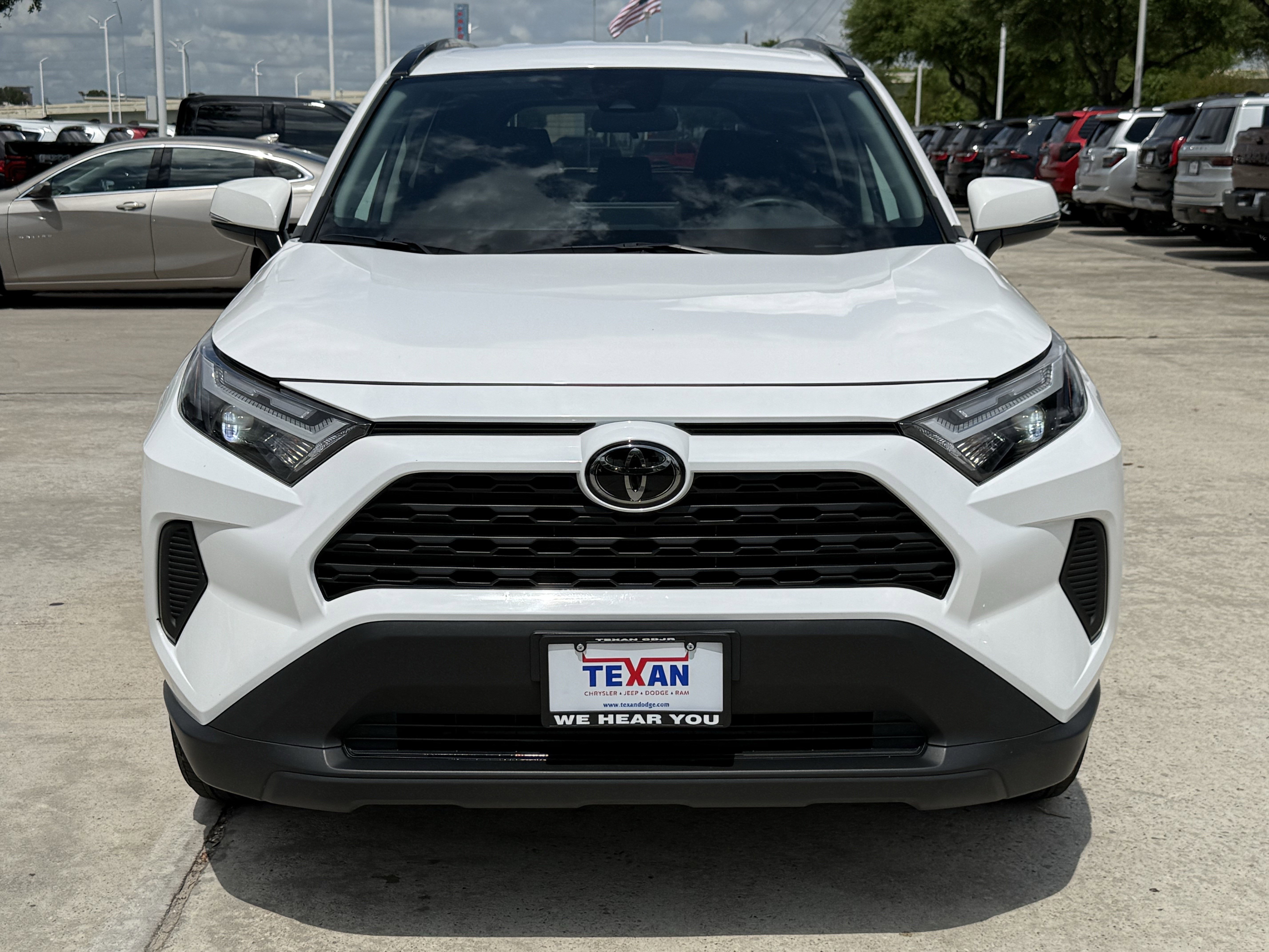 Used 2025 Toyota RAV4 XLE FWD image 11