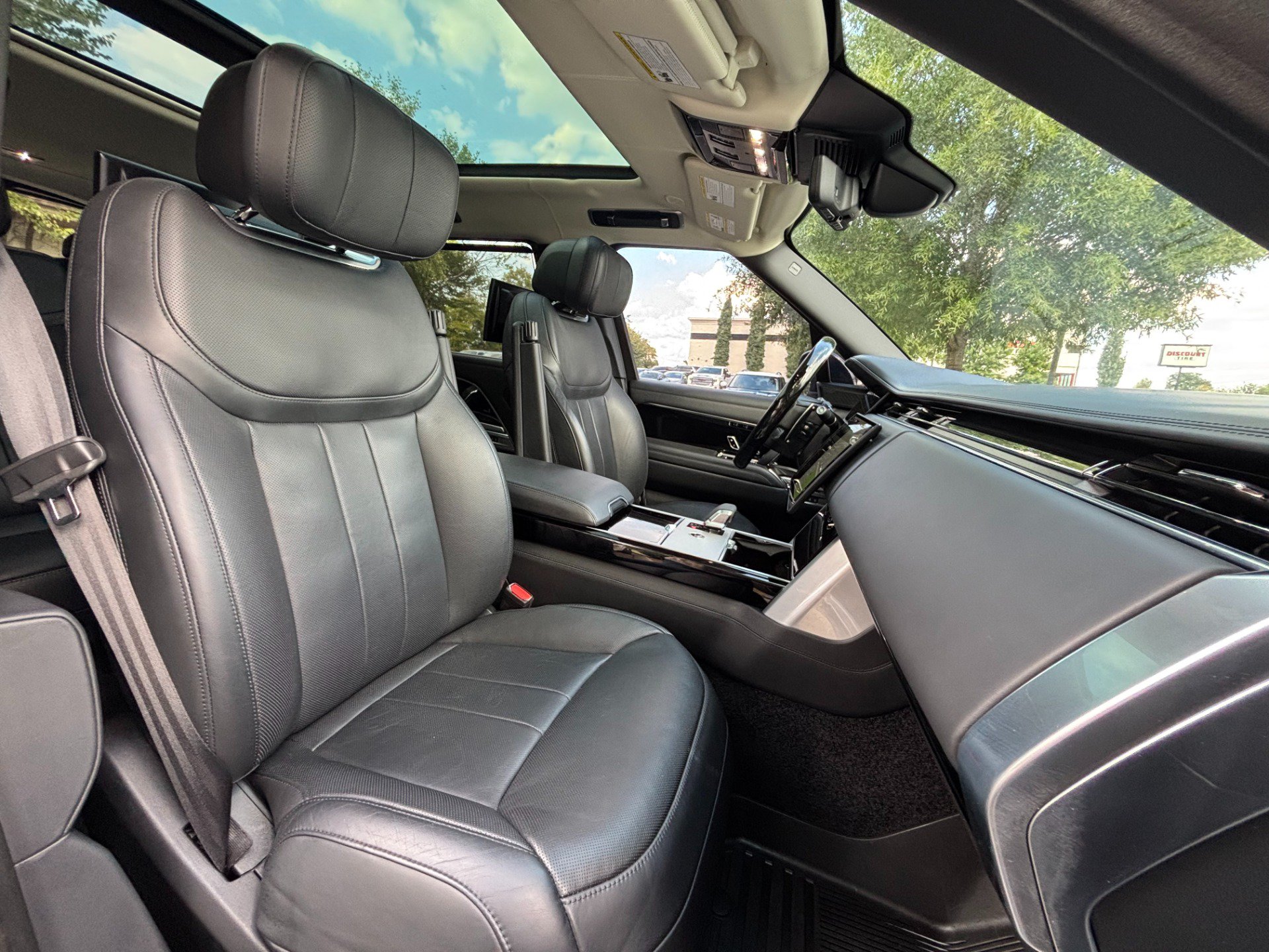 Used 2024 Land Rover Range Rover Long Wheelbase Autobiography AWD/4WD image 29