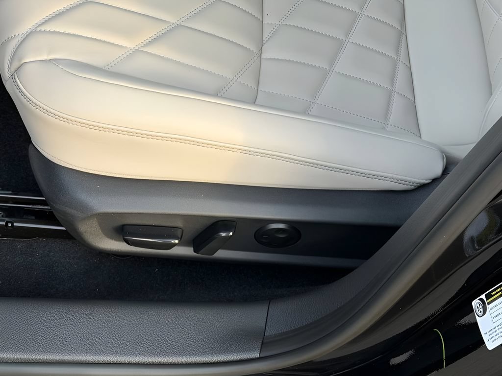 Used 2026 Nissan Sentra SL w/ Floor Mat Package FWD image 21