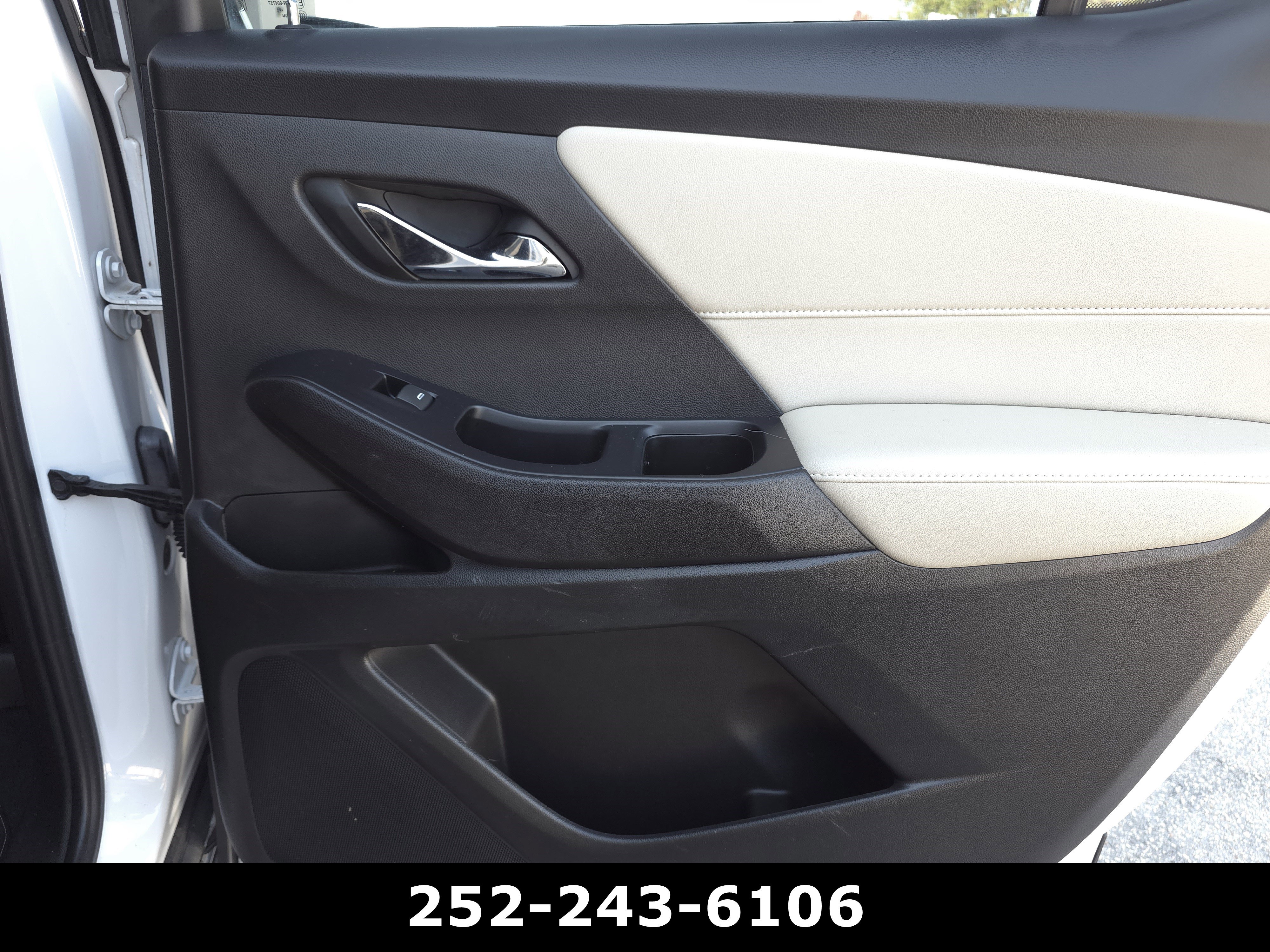 Used 2023 Chevrolet Traverse LT w/ LT Premium Package image 41