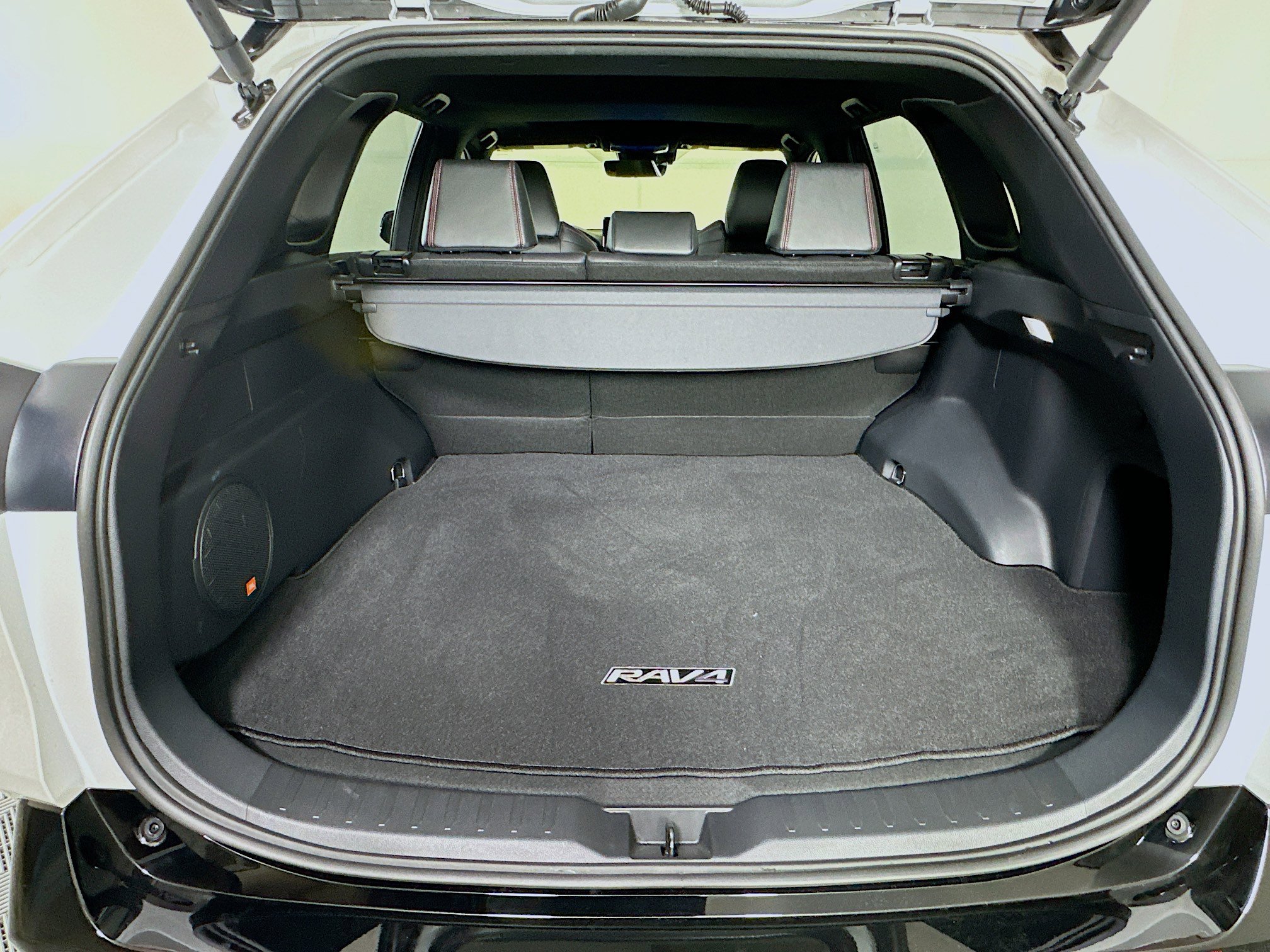 Certified 2025 Toyota RAV4 XSE image 31