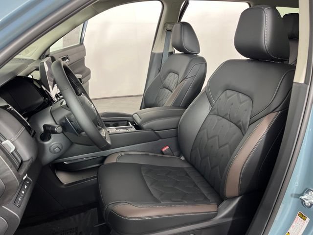 New 2026 Nissan Pathfinder Platinum FWD image 19
