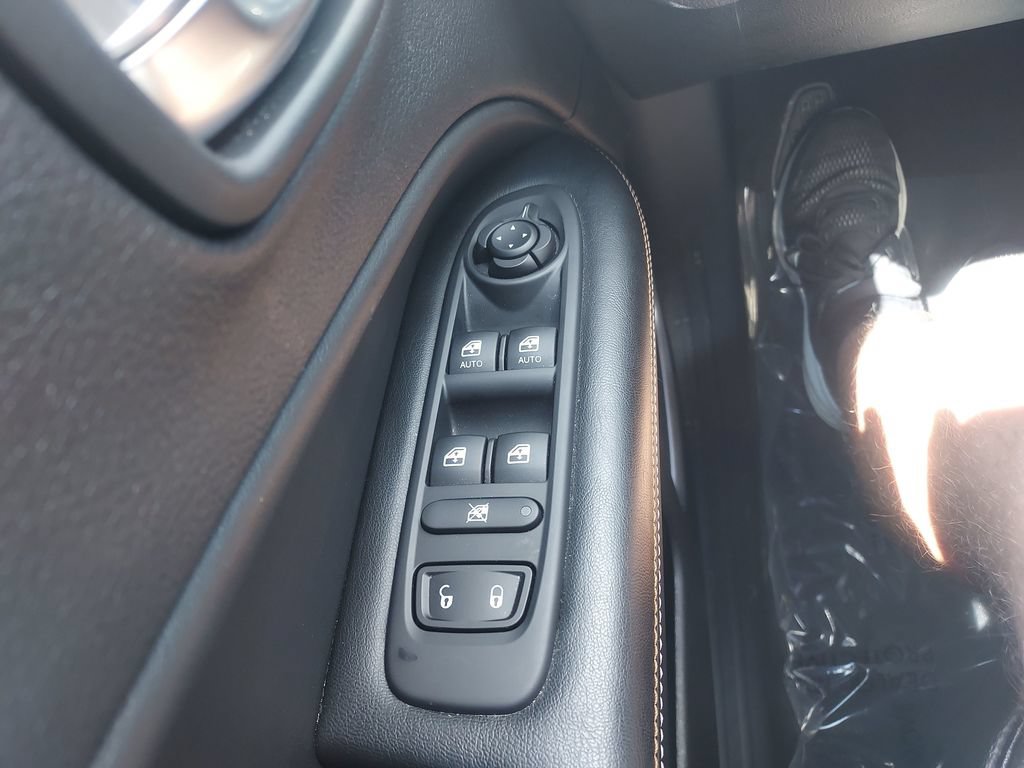 Used 2021 Jeep Compass Latitude w/ Convenience Group AWD/4WD image 24